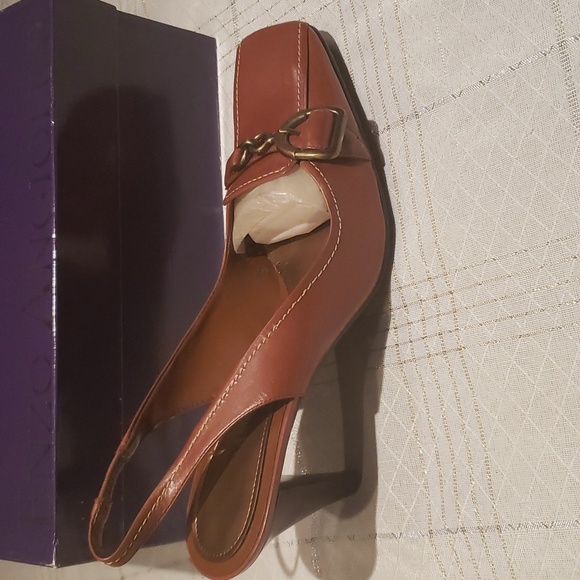 Enzo Angiolini NEW Closed Toe Slingback Stiletto Heels Pump Leather Women's 9.5 - Picture 3 of 17